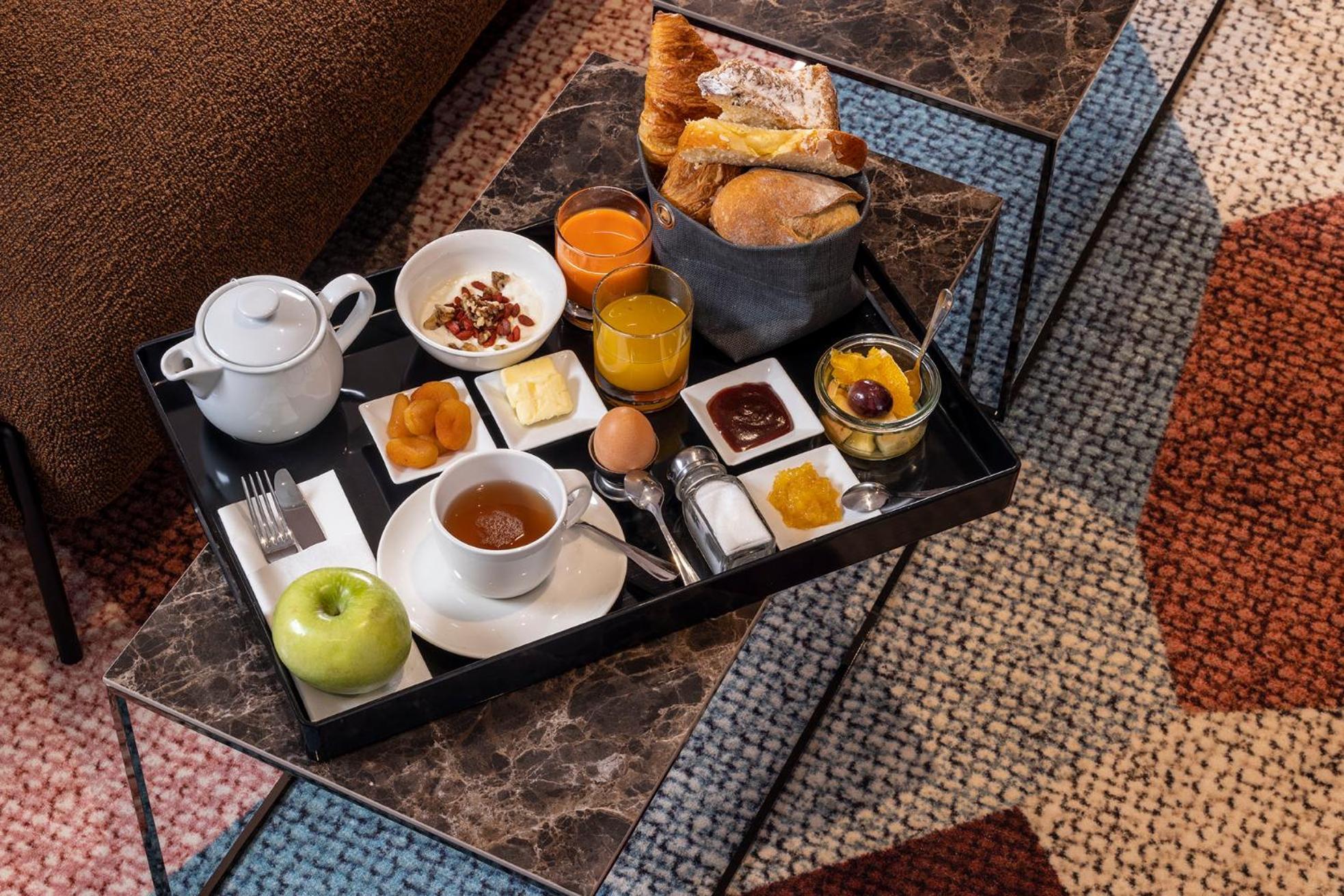 Le Colombier- Room service disponible Colmar Esterno foto